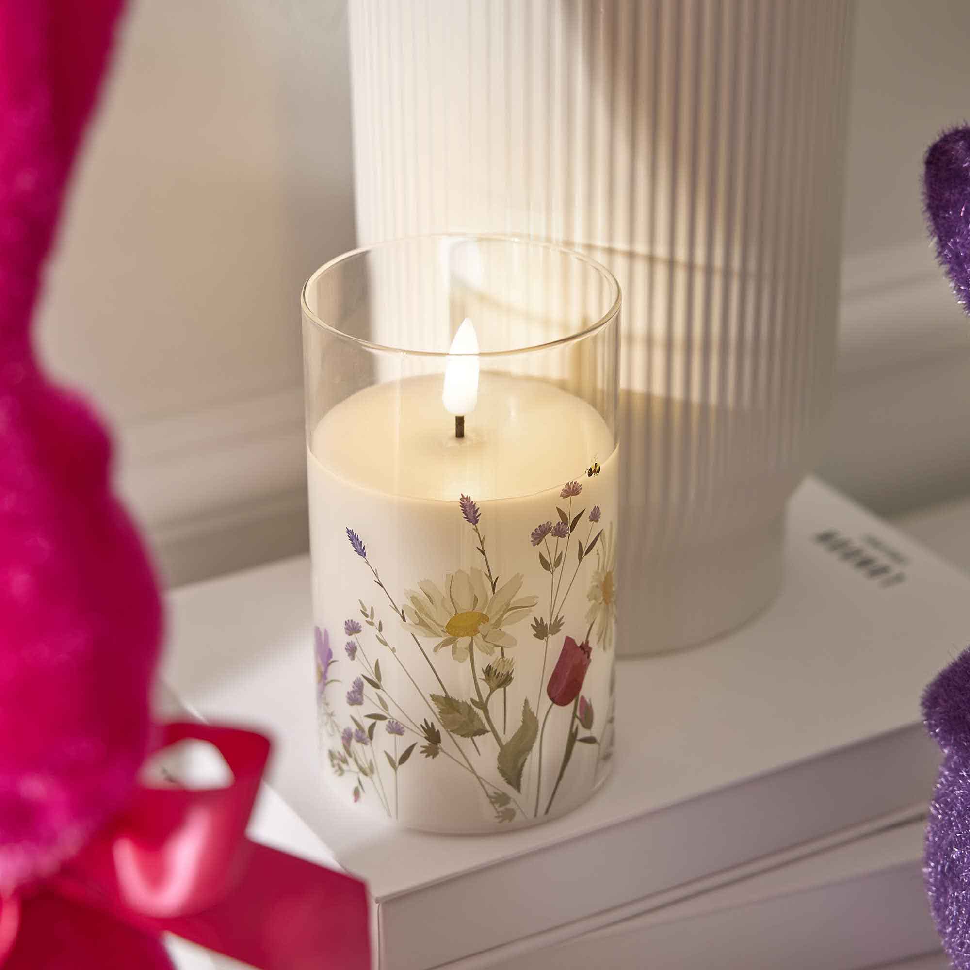 LED-Kerze im Glas, Frühling/Hummel, 12.5 cm