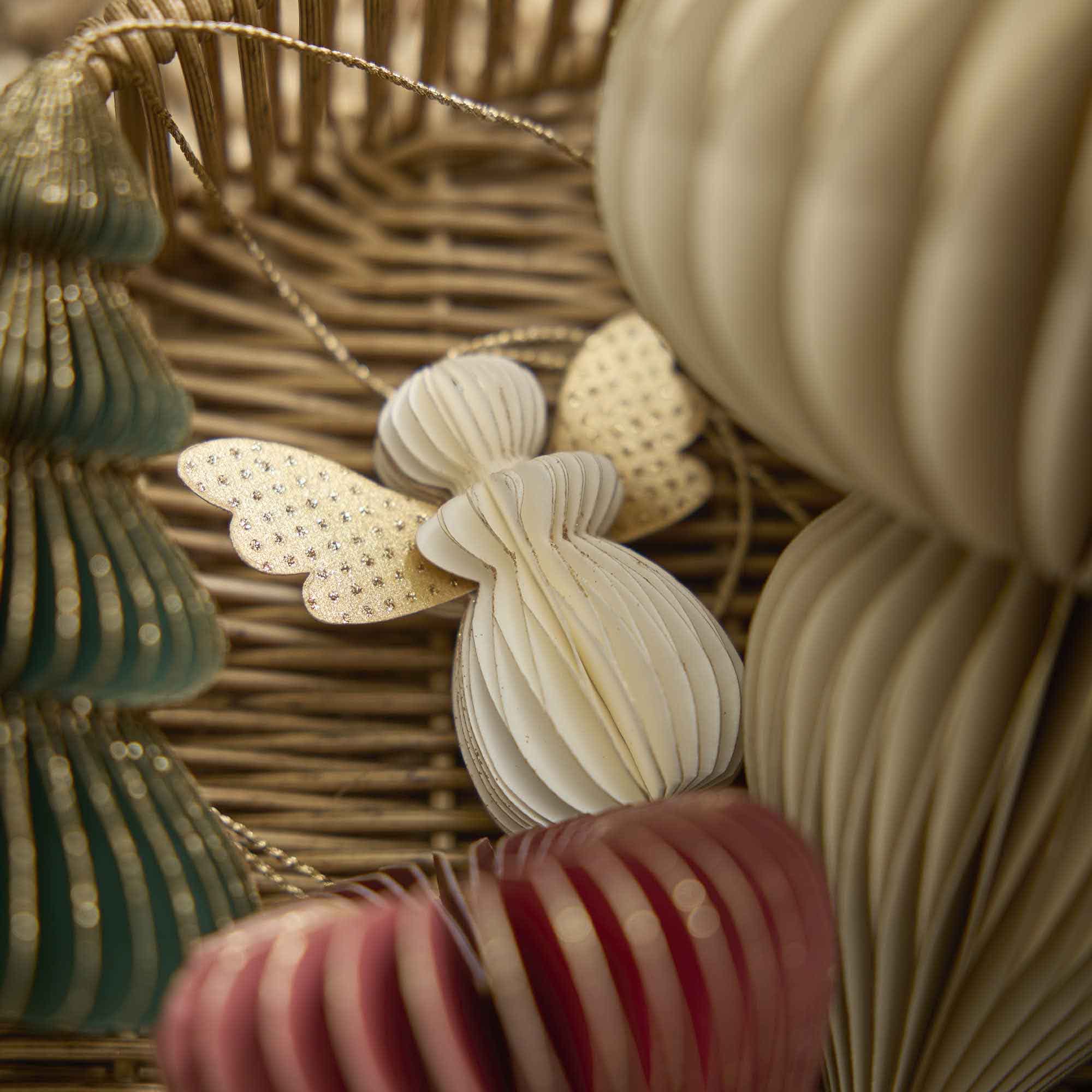 Anhänger Wabe, Engel, offwhite, 6 cm