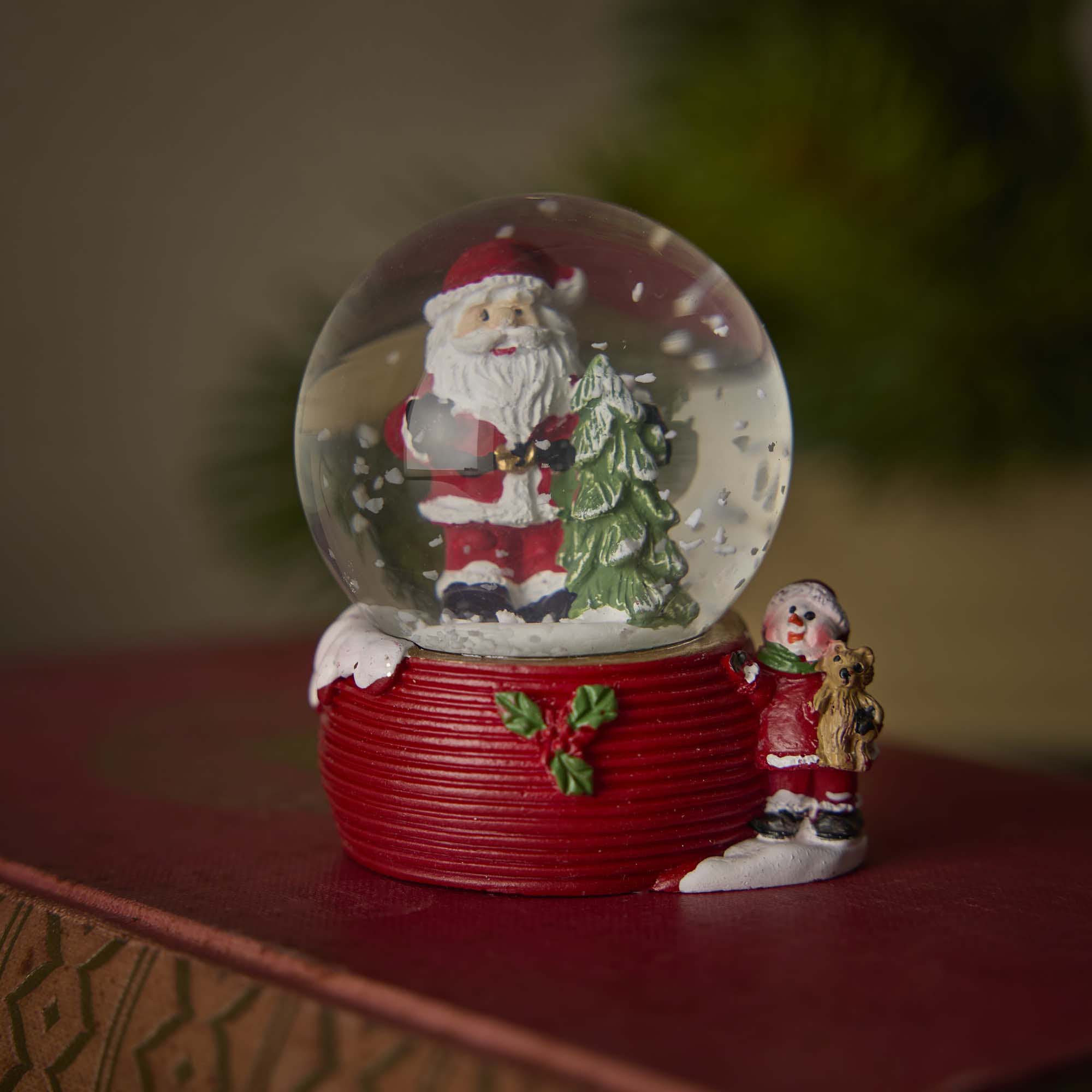Schneekugel Figur, Weihnachtsmann, 4.5 x 6 cm
