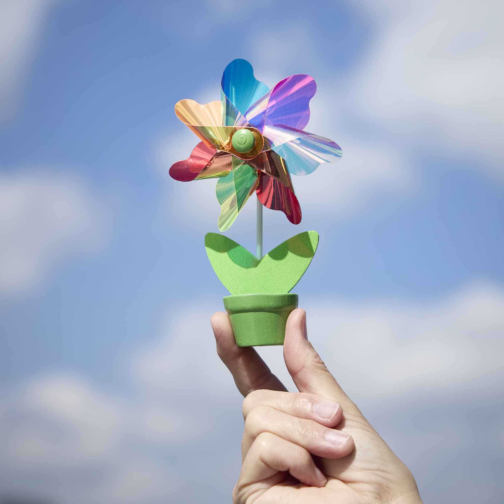 Mini-Windmühle im Topf, irisierend/bunt, 15 cm