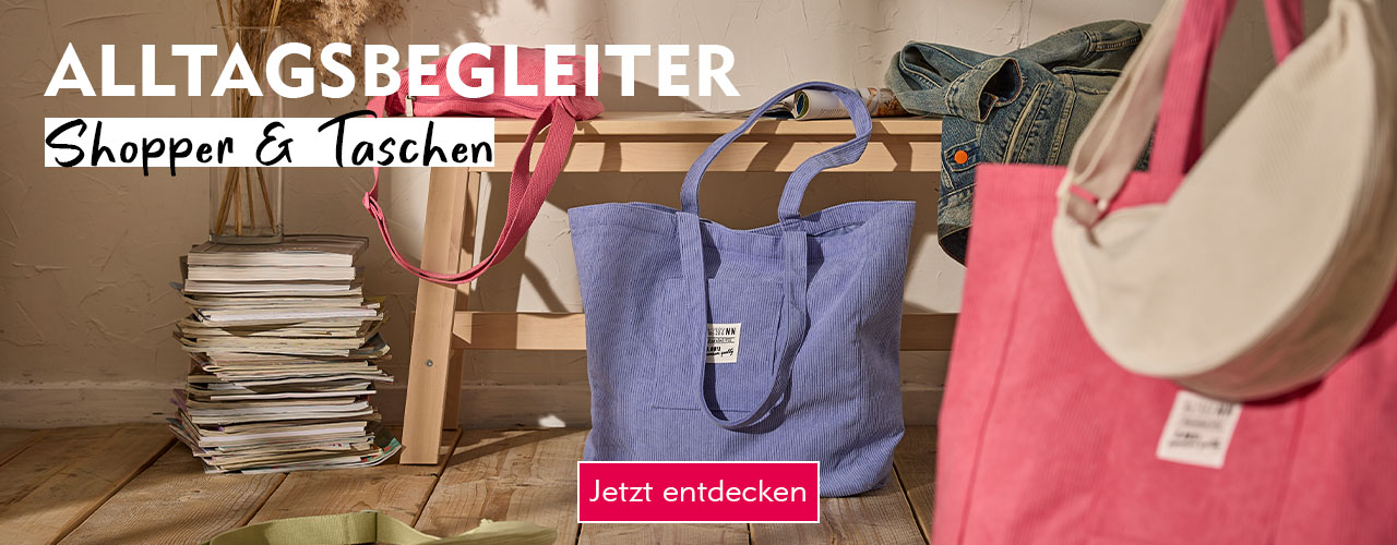 Entdecke Shopper und Taschen bei Nanu-Nana Cord-Shopper vor einer Bank verlinkt auf die Kategorie Taschen