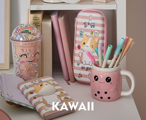 Becher, Federmappe und Notizbuch im niedlichen Kawaii-Stil verlinkt auf Kawaii
